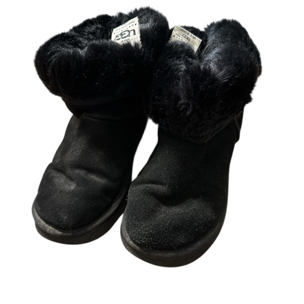 🛑 SOLD Classic Short ll UGG - Black Suede Boots - Picture 10 of 10